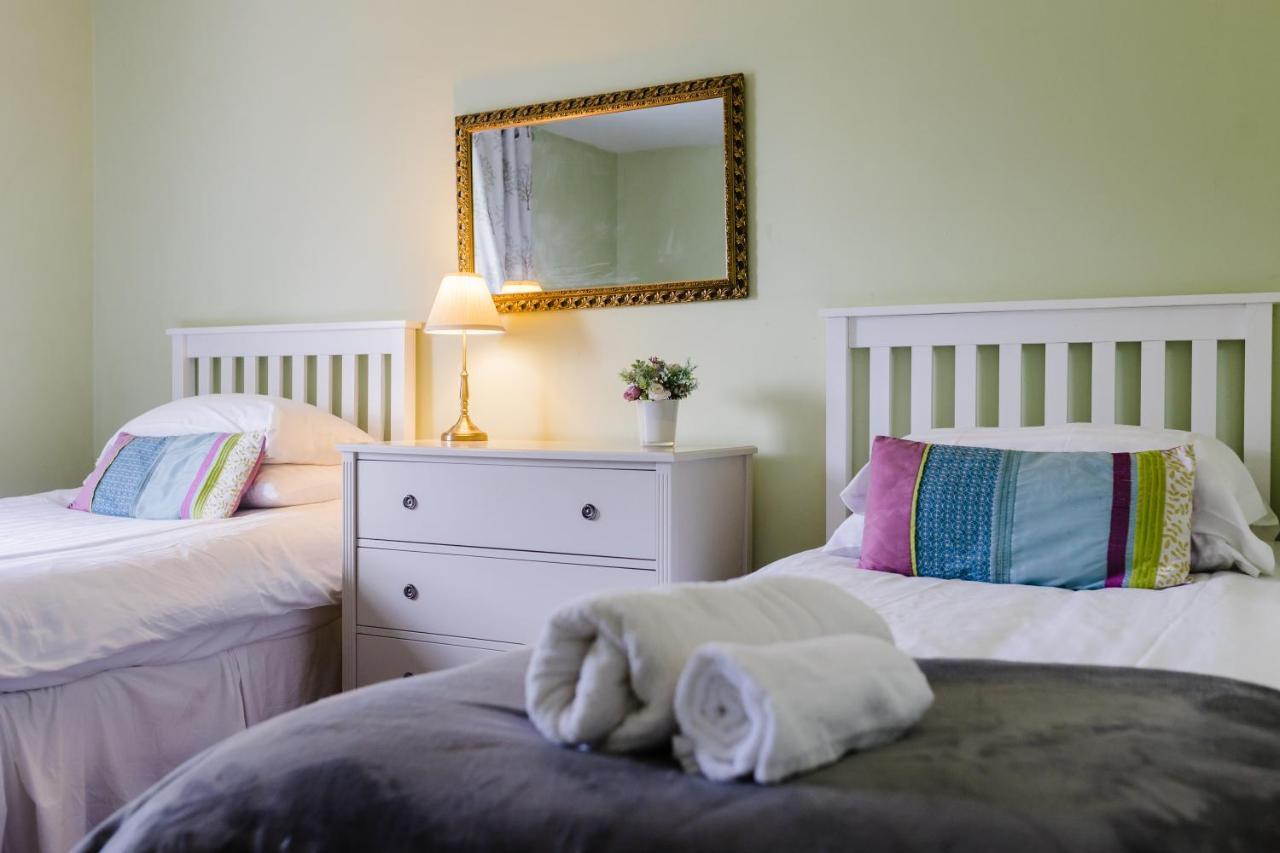 May Tree Cottage Manorbier 5 Mins From The Beach Sleeps 4 Exterior photo