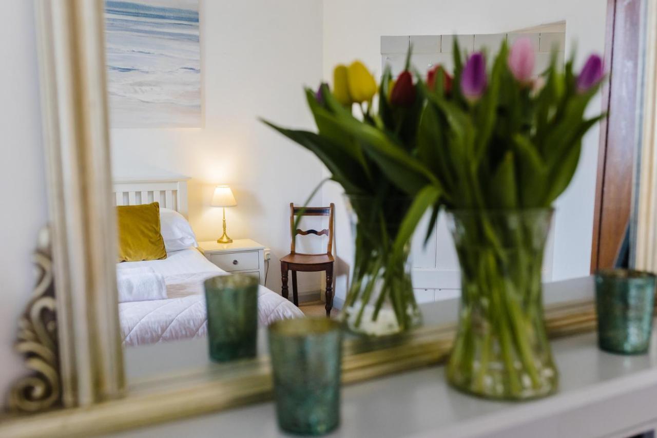 May Tree Cottage Manorbier 5 Mins From The Beach Sleeps 4 Exterior photo